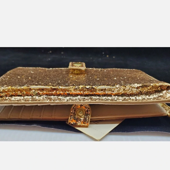 ADRIENNE VITTADINI GOLD GLITTER WALLET PHONE CASE w CHARGER CROSSBODY STRAP - Picture 4 of 16